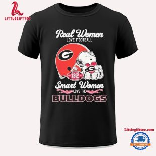 Real Women Love Football Smart Women Love The Georgia Bulldogs Helmet X Snoopy Unisex T Shirt