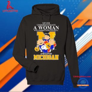 Peanuts Love Michigan Never Underestimate a Woman Who Understands Football T Shirt