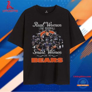 Real Women Love Football Smart Women Love The Chicago Bears Signatures 2024 Unisex T Shirt